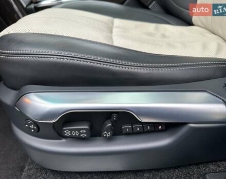 Білий Ленд Ровер Рендж Ровер, об'ємом двигуна 5 л та пробігом 100 тис. км за 23800 $, фото 33 на Automoto.ua