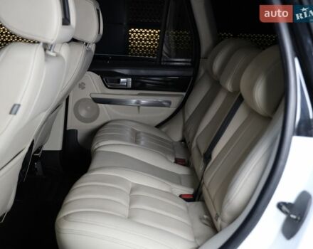 Білий Ленд Ровер Рендж Ровер, об'ємом двигуна 5 л та пробігом 207 тис. км за 21500 $, фото 32 на Automoto.ua
