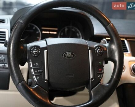 Білий Ленд Ровер Рендж Ровер, об'ємом двигуна 5 л та пробігом 207 тис. км за 21500 $, фото 16 на Automoto.ua