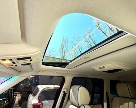 Білий Ленд Ровер Рендж Ровер, об'ємом двигуна 5 л та пробігом 187 тис. км за 20999 $, фото 11 на Automoto.ua