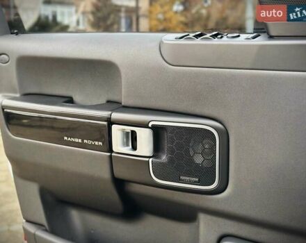 Белый Ленд Ровер Рендж Ровер, объемом двигателя 4.37 л и пробегом 300 тыс. км за 18800 $, фото 19 на Automoto.ua
