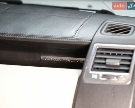 Білий Ленд Ровер Рендж Ровер, об'ємом двигуна 5 л та пробігом 207 тис. км за 21500 $, фото 45 на Automoto.ua