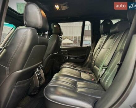 Белый Ленд Ровер Рендж Ровер, объемом двигателя 4.37 л и пробегом 300 тыс. км за 16500 $, фото 28 на Automoto.ua
