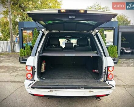 Белый Ленд Ровер Рендж Ровер, объемом двигателя 4.37 л и пробегом 300 тыс. км за 18800 $, фото 12 на Automoto.ua