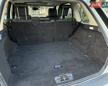 Білий Ленд Ровер Рендж Ровер, об'ємом двигуна 5 л та пробігом 156 тис. км за 15000 $, фото 22 на Automoto.ua