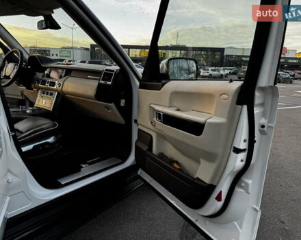 Белый Ленд Ровер Рендж Ровер, объемом двигателя 4.37 л и пробегом 181 тыс. км за 23950 $, фото 47 на Automoto.ua