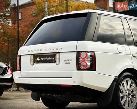 Белый Ленд Ровер Рендж Ровер, объемом двигателя 4.37 л и пробегом 300 тыс. км за 16500 $, фото 14 на Automoto.ua