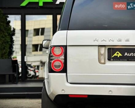 Белый Ленд Ровер Рендж Ровер, объемом двигателя 4.37 л и пробегом 300 тыс. км за 18800 $, фото 18 на Automoto.ua