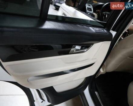 Білий Ленд Ровер Рендж Ровер, об'ємом двигуна 5 л та пробігом 207 тис. км за 21500 $, фото 28 на Automoto.ua