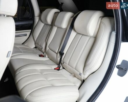 Білий Ленд Ровер Рендж Ровер, об'ємом двигуна 5 л та пробігом 207 тис. км за 21500 $, фото 31 на Automoto.ua