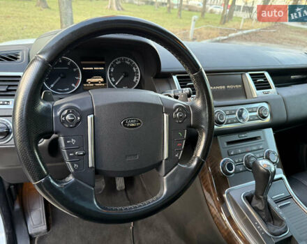 Білий Ленд Ровер Рендж Ровер, об'ємом двигуна 5 л та пробігом 156 тис. км за 15000 $, фото 12 на Automoto.ua