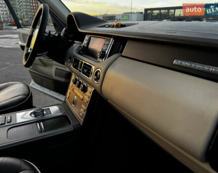 Белый Ленд Ровер Рендж Ровер, объемом двигателя 4.37 л и пробегом 181 тыс. км за 19500 $, фото 46 на Automoto.ua