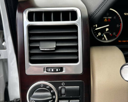 Белый Ленд Ровер Рендж Ровер, объемом двигателя 4.37 л и пробегом 217 тыс. км за 16500 $, фото 24 на Automoto.ua