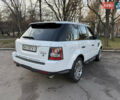 Белый Ленд Ровер Рендж Ровер, объемом двигателя 5 л и пробегом 156 тыс. км за 15500 $, фото 6 на Automoto.ua