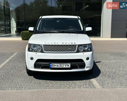 Белый Ленд Ровер Рендж Ровер, объемом двигателя 5 л и пробегом 179 тыс. км за 18000 $, фото 1 на Automoto.ua