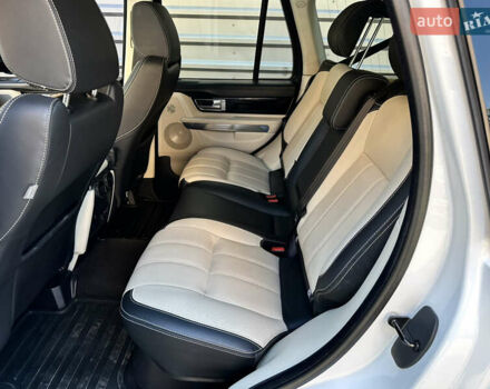 Белый Ленд Ровер Рендж Ровер, объемом двигателя 5 л и пробегом 179 тыс. км за 18000 $, фото 17 на Automoto.ua