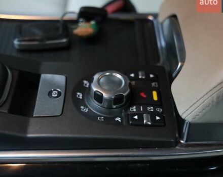 Білий Ленд Ровер Рендж Ровер, об'ємом двигуна 5 л та пробігом 207 тис. км за 21500 $, фото 27 на Automoto.ua