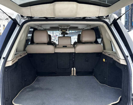 Белый Ленд Ровер Рендж Ровер, объемом двигателя 4.37 л и пробегом 217 тыс. км за 16500 $, фото 25 на Automoto.ua