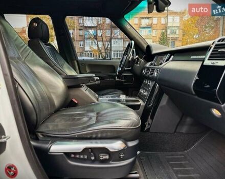 Белый Ленд Ровер Рендж Ровер, объемом двигателя 4.37 л и пробегом 300 тыс. км за 18800 $, фото 24 на Automoto.ua