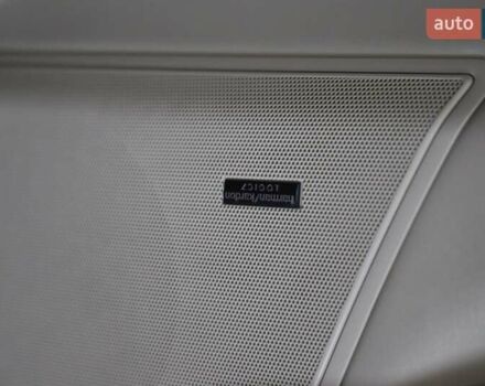 Білий Ленд Ровер Рендж Ровер, об'ємом двигуна 5 л та пробігом 207 тис. км за 21500 $, фото 12 на Automoto.ua