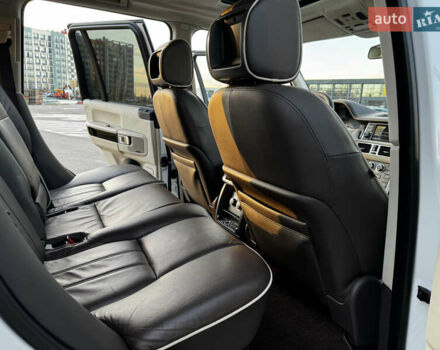 Белый Ленд Ровер Рендж Ровер, объемом двигателя 4.37 л и пробегом 181 тыс. км за 23950 $, фото 42 на Automoto.ua