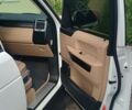 Белый Ленд Ровер Рендж Ровер, объемом двигателя 5 л и пробегом 212 тыс. км за 17200 $, фото 6 на Automoto.ua