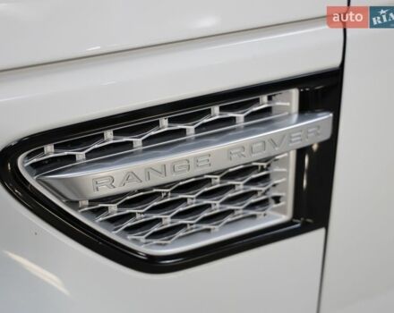 Білий Ленд Ровер Рендж Ровер, об'ємом двигуна 5 л та пробігом 207 тис. км за 21500 $, фото 2 на Automoto.ua