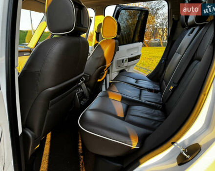 Белый Ленд Ровер Рендж Ровер, объемом двигателя 4.37 л и пробегом 181 тыс. км за 19500 $, фото 28 на Automoto.ua