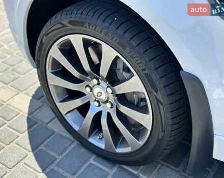 Белый Ленд Ровер Рендж Ровер, объемом двигателя 5 л и пробегом 179 тыс. км за 18000 $, фото 7 на Automoto.ua