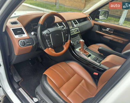 Белый Ленд Ровер Рендж Ровер, объемом двигателя 2.99 л и пробегом 181 тыс. км за 20500 $, фото 16 на Automoto.ua