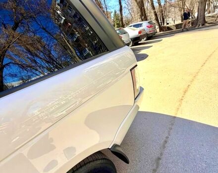 Білий Ленд Ровер Рендж Ровер, об'ємом двигуна 5 л та пробігом 184 тис. км за 17999 $, фото 4 на Automoto.ua