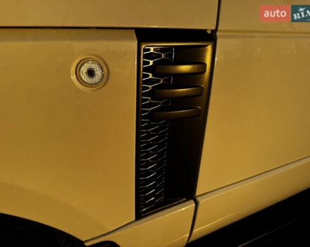 Белый Ленд Ровер Рендж Ровер, объемом двигателя 4.37 л и пробегом 181 тыс. км за 19500 $, фото 16 на Automoto.ua