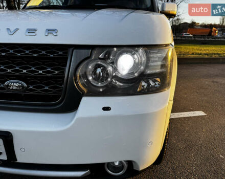 Белый Ленд Ровер Рендж Ровер, объемом двигателя 4.37 л и пробегом 181 тыс. км за 19500 $, фото 14 на Automoto.ua