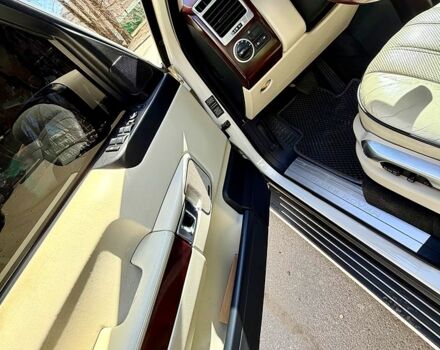 Білий Ленд Ровер Рендж Ровер, об'ємом двигуна 5 л та пробігом 187 тис. км за 20999 $, фото 8 на Automoto.ua