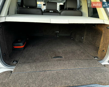 Белый Ленд Ровер Рендж Ровер, объемом двигателя 4.37 л и пробегом 181 тыс. км за 19500 $, фото 49 на Automoto.ua