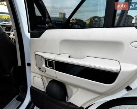 Белый Ленд Ровер Рендж Ровер, объемом двигателя 4.37 л и пробегом 181 тыс. км за 19500 $, фото 43 на Automoto.ua