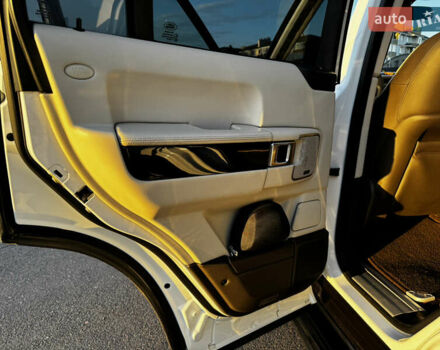 Белый Ленд Ровер Рендж Ровер, объемом двигателя 4.37 л и пробегом 181 тыс. км за 19500 $, фото 29 на Automoto.ua