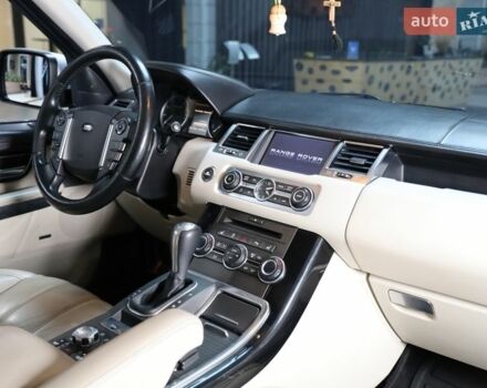 Білий Ленд Ровер Рендж Ровер, об'ємом двигуна 5 л та пробігом 207 тис. км за 21500 $, фото 43 на Automoto.ua