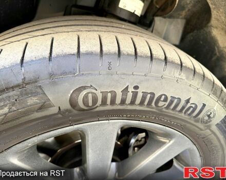 Білий Ленд Ровер Рендж Ровер, об'ємом двигуна 5 л та пробігом 187 тис. км за 20999 $, фото 6 на Automoto.ua