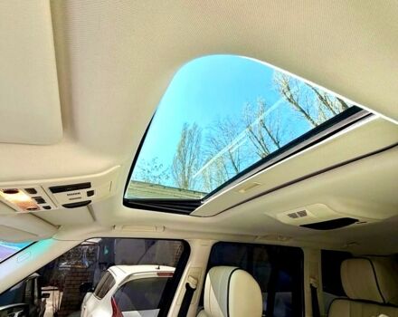 Білий Ленд Ровер Рендж Ровер, об'ємом двигуна 5 л та пробігом 184 тис. км за 17999 $, фото 6 на Automoto.ua