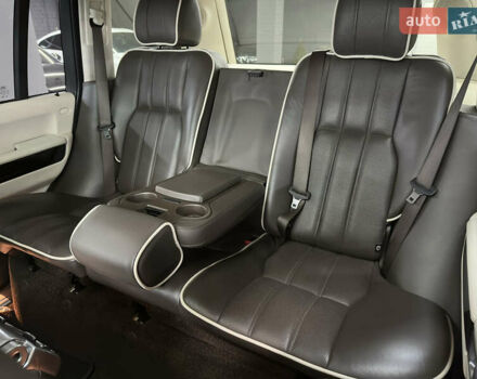 Білий Ленд Ровер Рендж Ровер, об'ємом двигуна 4.37 л та пробігом 126 тис. км за 29000 $, фото 30 на Automoto.ua