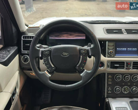 Білий Ленд Ровер Рендж Ровер, об'ємом двигуна 4.37 л та пробігом 126 тис. км за 29000 $, фото 37 на Automoto.ua