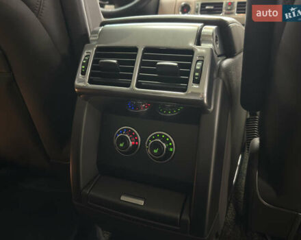 Білий Ленд Ровер Рендж Ровер, об'ємом двигуна 4.37 л та пробігом 126 тис. км за 29000 $, фото 28 на Automoto.ua