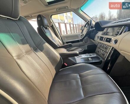 Белый Ленд Ровер Рендж Ровер, объемом двигателя 4.37 л и пробегом 177 тыс. км за 22500 $, фото 16 на Automoto.ua