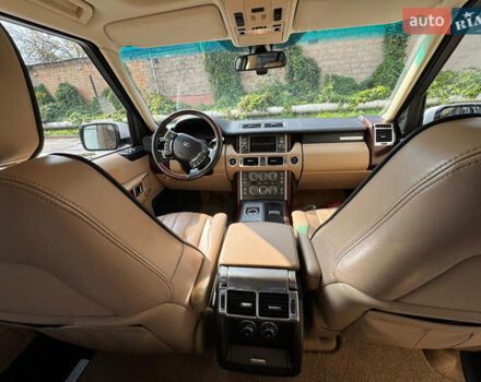 Ленд Ровер Рендж Ровер 2012 в Киеве на Automoto.ua Белый Ленд Ровер Рендж Ровер, объемом двигателя 4.37 л и пробегом 350 тыс. км за 25000 $, фото 7 на Automoto.ua