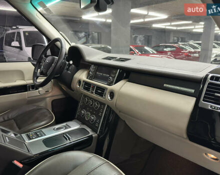 Білий Ленд Ровер Рендж Ровер, об'ємом двигуна 4.37 л та пробігом 126 тис. км за 29000 $, фото 35 на Automoto.ua
