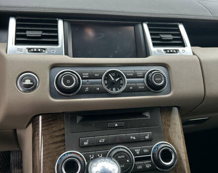 Белый Ленд Ровер Рендж Ровер, объемом двигателя 2.99 л и пробегом 270 тыс. км за 19500 $, фото 21 на Automoto.ua