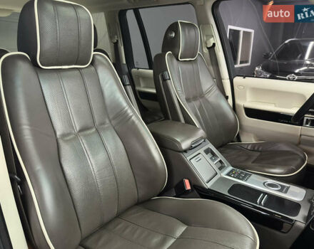 Білий Ленд Ровер Рендж Ровер, об'ємом двигуна 4.37 л та пробігом 126 тис. км за 29000 $, фото 34 на Automoto.ua