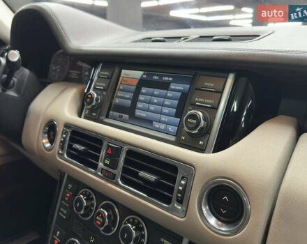 Білий Ленд Ровер Рендж Ровер, об'ємом двигуна 4.37 л та пробігом 126 тис. км за 29000 $, фото 54 на Automoto.ua