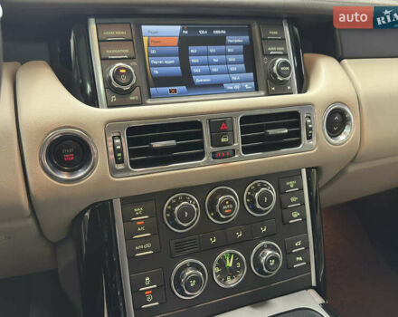 Білий Ленд Ровер Рендж Ровер, об'ємом двигуна 4.37 л та пробігом 126 тис. км за 29000 $, фото 48 на Automoto.ua